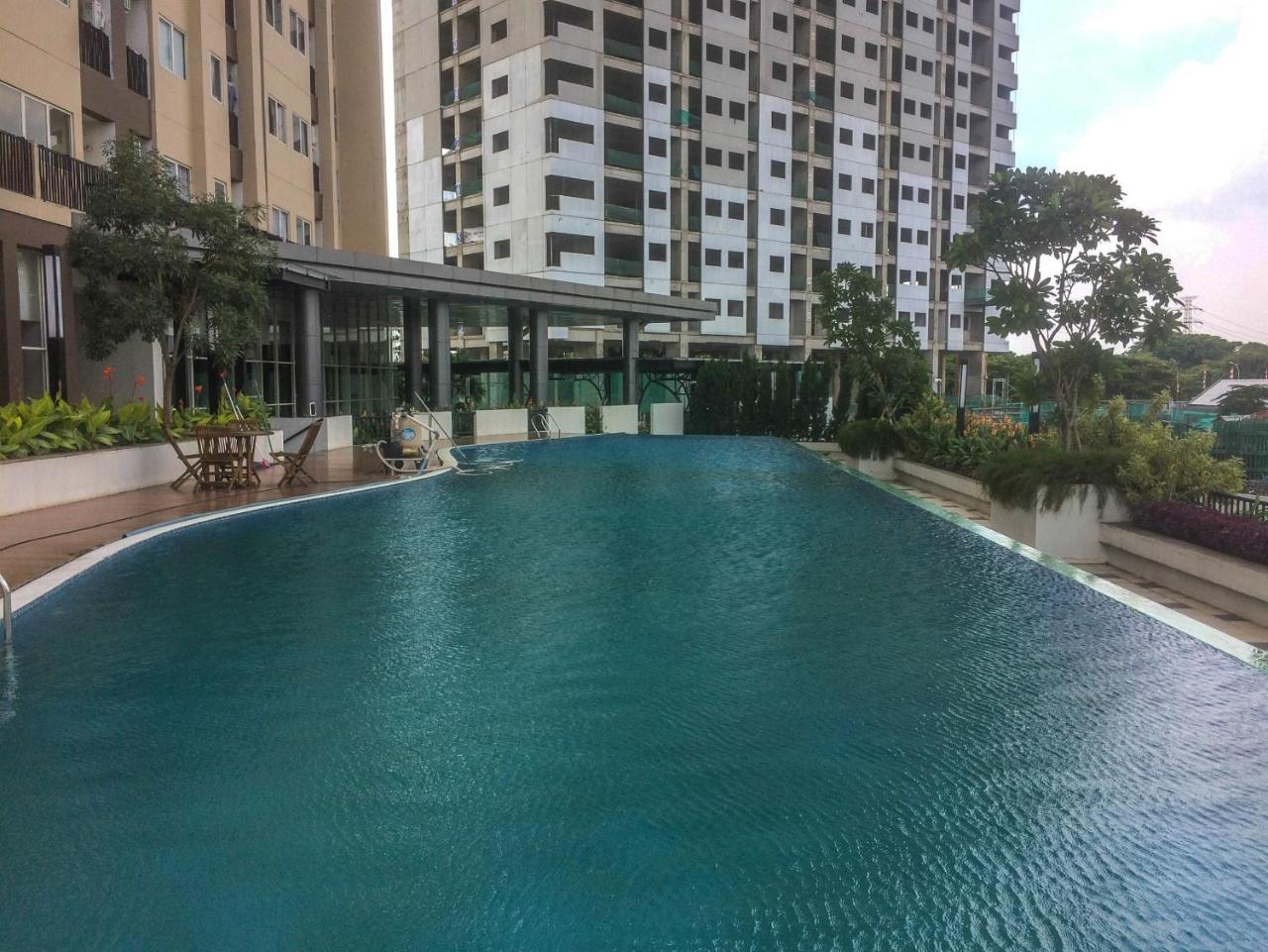 Apartemen New The Oasis By Travelio Bekasi